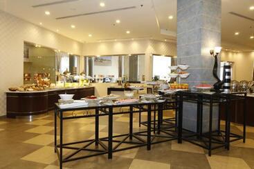 هتل Golden Tulip Hail
