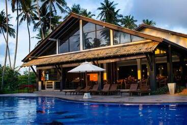 هتل Kamili Beach Villa, Kalutara