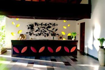 هتل Kamili Beach Villa, Kalutara