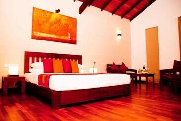 هتل Kamili Beach Villa, Kalutara