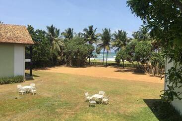 هتل Kamili Beach Villa, Kalutara