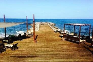 هتل Korineum Golf & Beach Resort