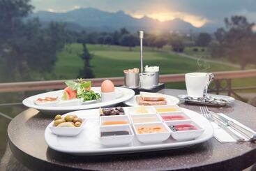 هتل Korineum Golf & Beach Resort