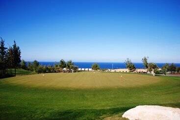 هتل Korineum Golf & Beach Resort