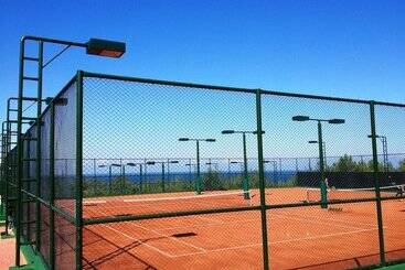 هتل Korineum Golf & Beach Resort