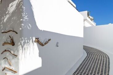 هتل Myconian Utopia Relais & Chateaux