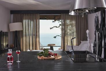 هتل Myconian Utopia Relais & Chateaux