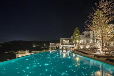 هتل Myconian Utopia Relais & Chateaux