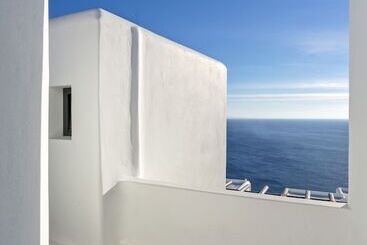 هتل Myconian Utopia Relais & Chateaux