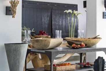 هتل Myconian Utopia Relais & Chateaux