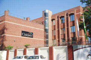هتل One Faisalabad