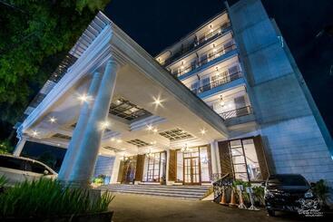 هتل Royal Bogor