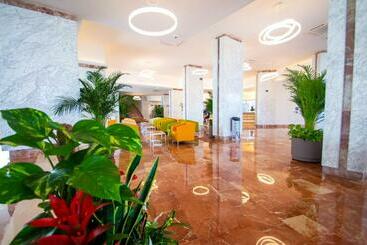 هتل Servigroup Koral Beach