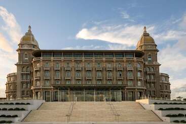 هتل Sofitel Montevideo Casino Carrasco & Spa