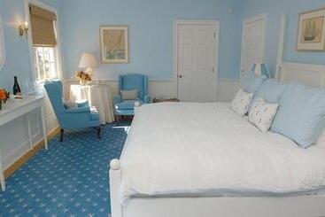هتل The Breakwater Inn & Spa