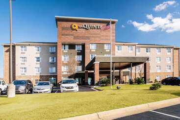 La Quinta By Wyndham Montgomery