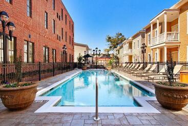 Residence Inn Savannah Downtown Historic District