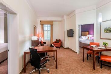 Residence Inn Savannah Downtown Historic District