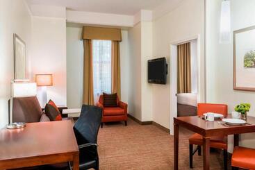 Residence Inn Savannah Downtown Historic District