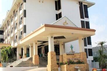 هتل Ayara Grand Palace