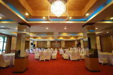 هتل Ayara Grand Palace