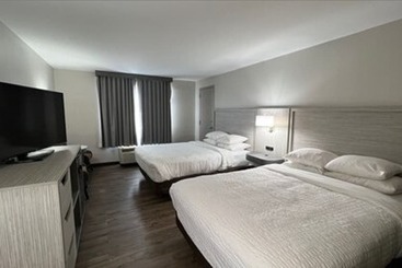 Отель Clarion Pointe Sylva Near Cherokee Area