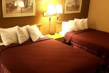 هتل Coratel Inn & Suites By Jasper Mankato