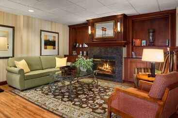 هتل Country Inn & Suites By Radisson, Toledo South, Oh