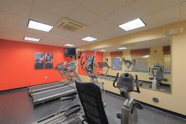 هتل Country Inn & Suites By Radisson, Toledo South, Oh