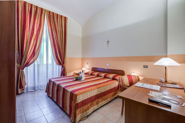 هتل Domus Carmelitana