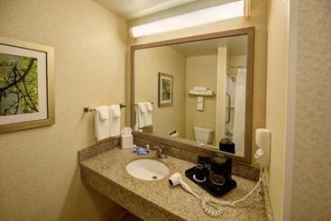 هتل Fairfield Inn & Suites By Marriott Wausau