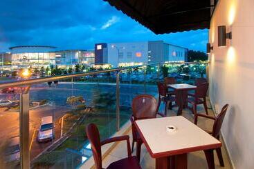 هتل Granada Johor Bahru