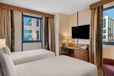 هتل Hilton Garden Inn Sevilla