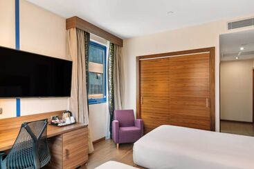هتل Hilton Garden Inn Sevilla