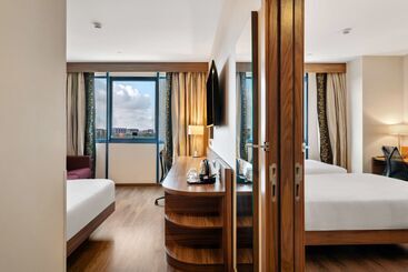 هتل Hilton Garden Inn Sevilla