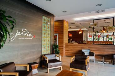 هتل Hilton Garden Inn Sevilla
