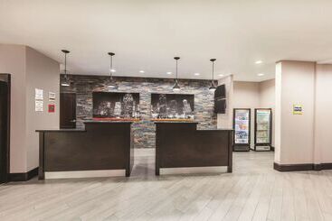 هتل La Quinta By Wyndham Houston Iah Bush Intl Airport E