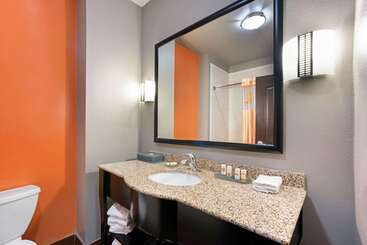 هتل La Quinta By Wyndham Houston Iah Bush Intl Airport E