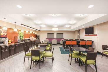 هتل La Quinta By Wyndham Houston Iah Bush Intl Airport E