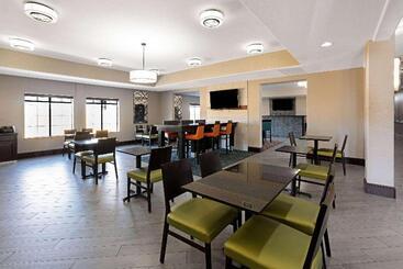 هتل La Quinta By Wyndham Houston Iah Bush Intl Airport E