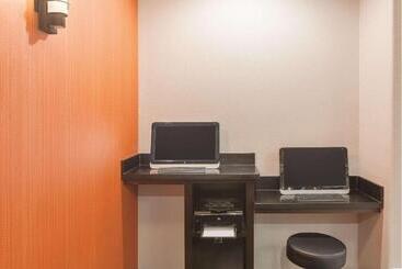 هتل La Quinta By Wyndham Houston Iah Bush Intl Airport E