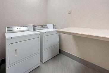 هتل La Quinta By Wyndham Houston Iah Bush Intl Airport E