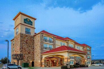 هتل La Quinta By Wyndham Mckinney