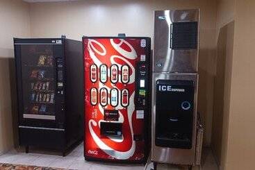 هتل Red Roof Inn & Suites Midland