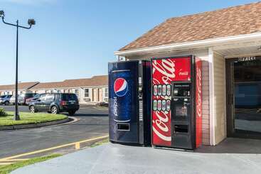 هتل Rodeway Inn & Suites