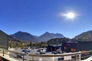 Отель Suite Home Briancon Serre Chevalier