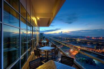 هتل Zenith Kuantan