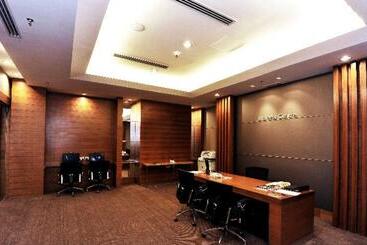 هتل Zenith Kuantan