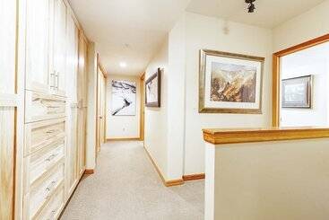 The Caledonian By All Seasons Resort Lodging
