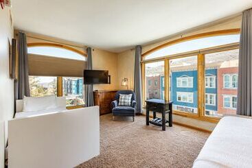 The Caledonian By All Seasons Resort Lodging